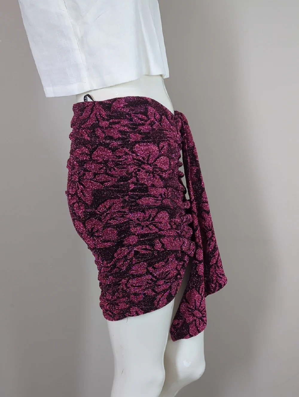 For Love & Lemons Shailee Metallic Mini Skirt in a magenta and black floral Xs - Picture 4 of 7